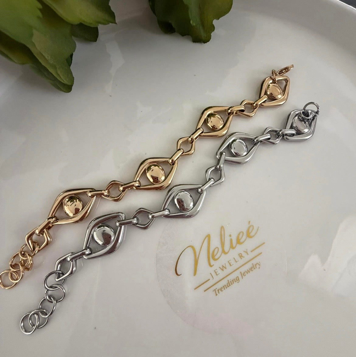 Stainless Steel Eye Style Bracelet Gold / Silver