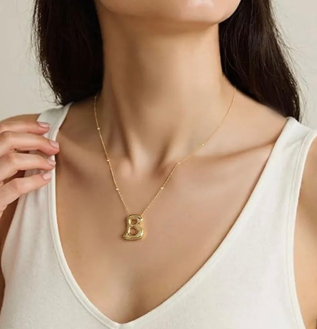 Bubble Letter (B) Necklace Gold / Silver